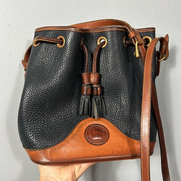 Dooney Bourke Leather Pebble Small Drawstring Bag Crossbody vintage